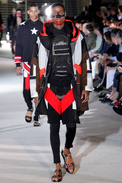 Look 39